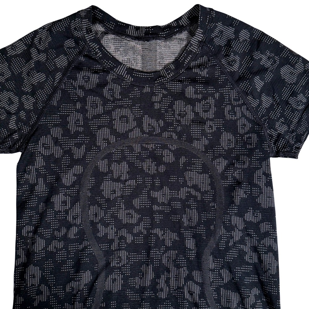 Lululemon Swiftly Tech Short Sleeve 2.0 Shirt Dappled Floral True‎ Navy Womens 6